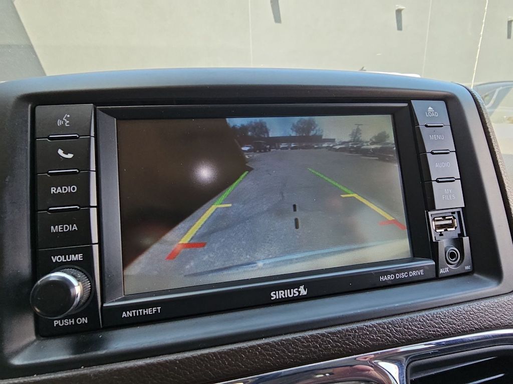 Thumbnail: 2013 Chrysler Town & Country - 25