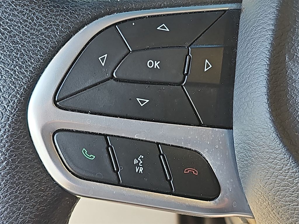 Thumbnail: 2021 Chrysler Voyager - 28