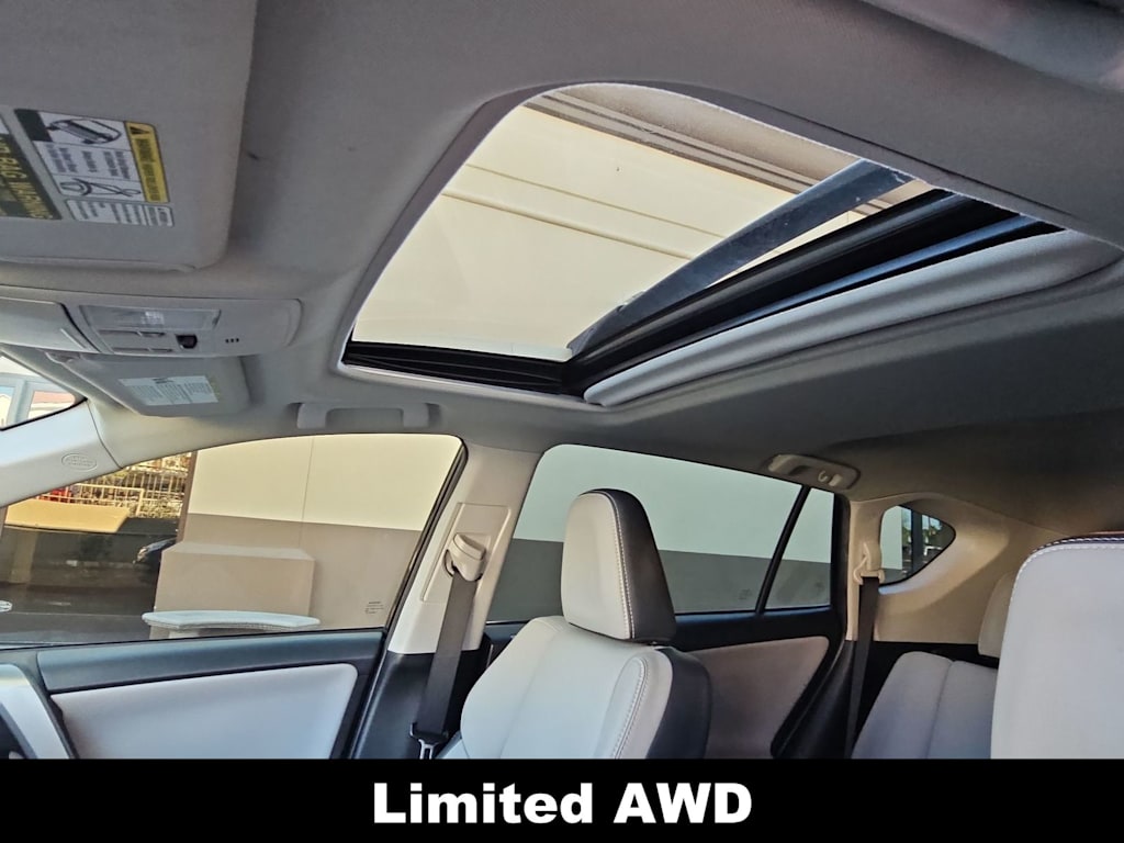 Thumbnail: 2016 Toyota RAV4 - 29