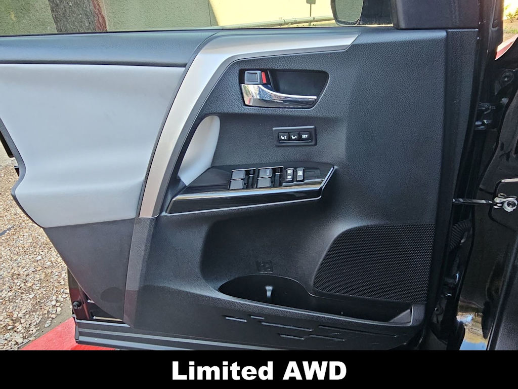 Thumbnail: 2016 Toyota RAV4 - 28