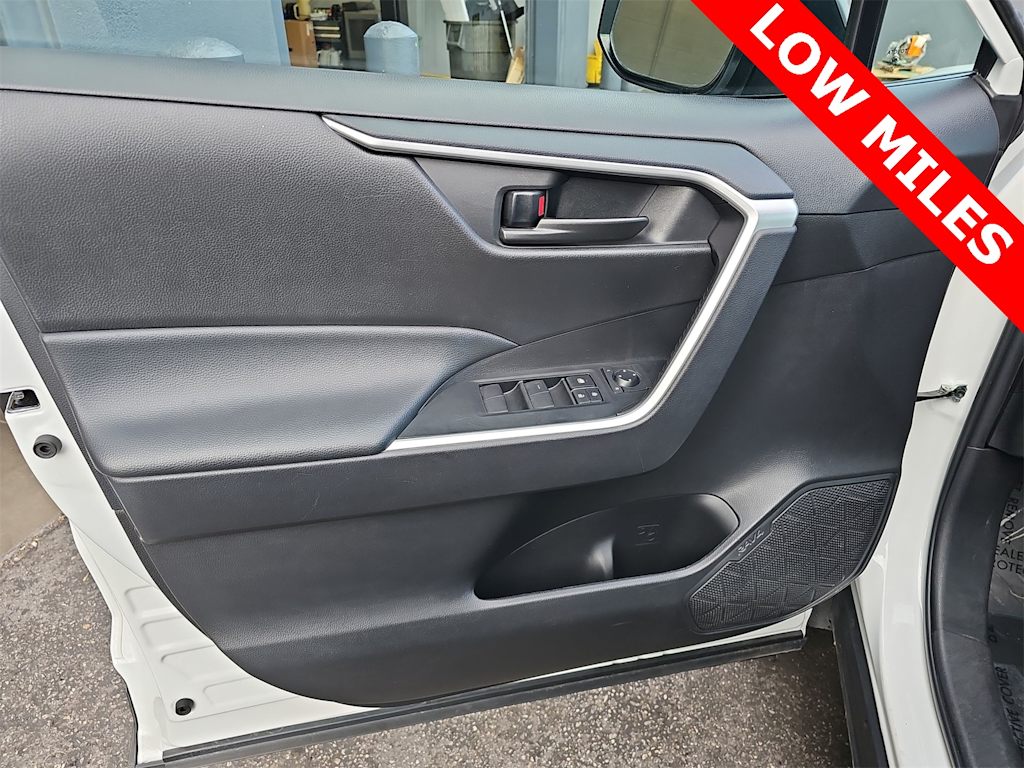 Thumbnail: 2024 Toyota RAV4 - 26