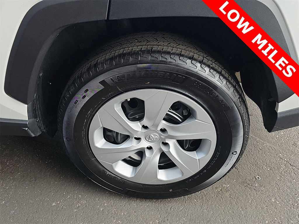 Thumbnail: 2024 Toyota RAV4 - 8