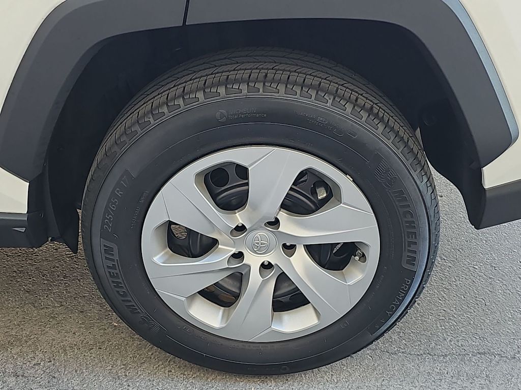 Thumbnail: 2019 Toyota RAV4 - 8