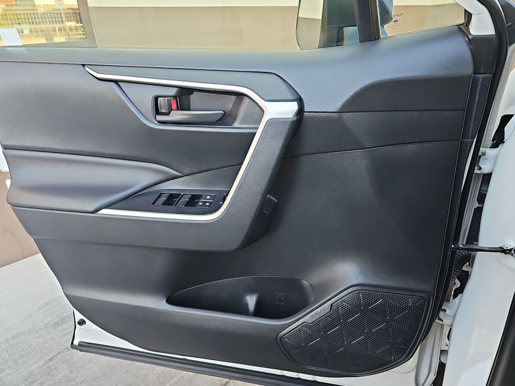 Thumbnail: 2019 Toyota RAV4 - 26