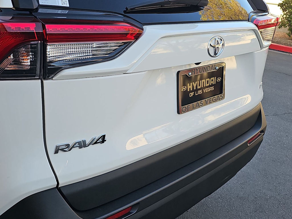 Thumbnail: 2019 Toyota RAV4 - 7