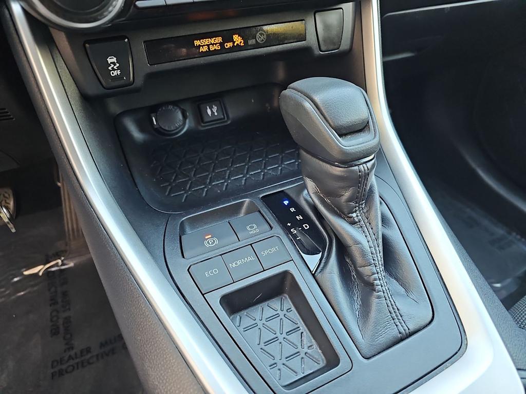Thumbnail: 2019 Toyota RAV4 - 16
