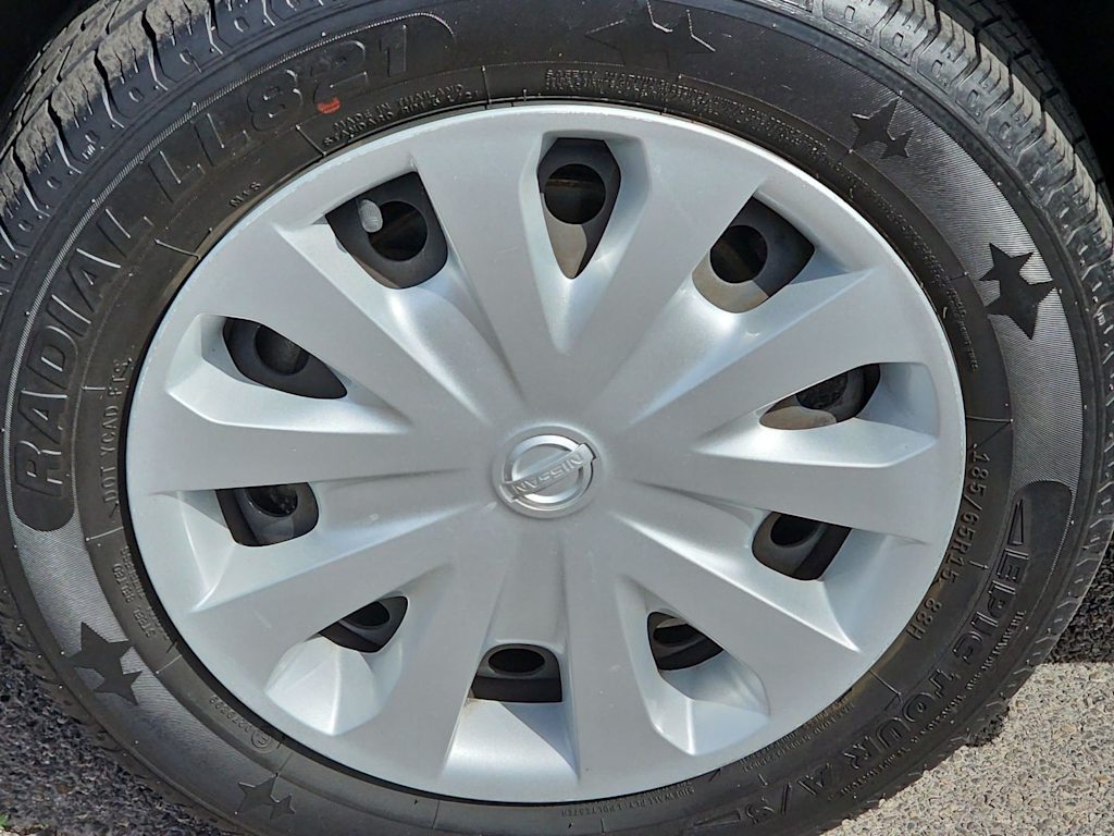 2017 Nissan Versa S Plus 7