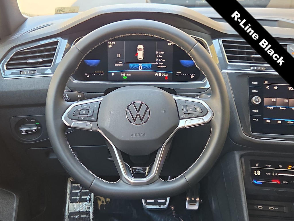 Thumbnail: 2023 Volkswagen Tiguan - 14