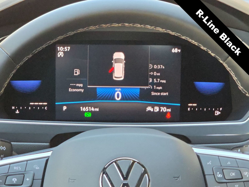 Thumbnail: 2023 Volkswagen Tiguan - 18