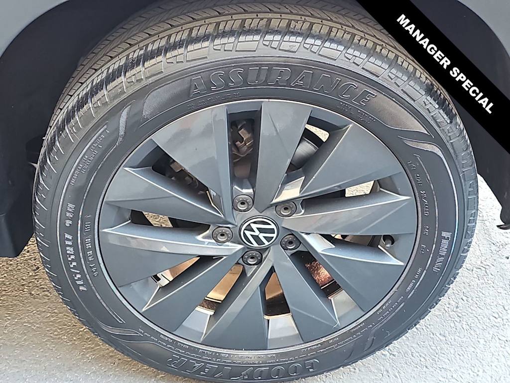 Thumbnail: 2022 Volkswagen Taos - 8