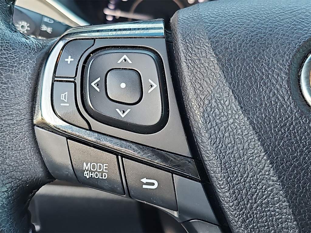 Thumbnail: 2017 Toyota Avalon - 27