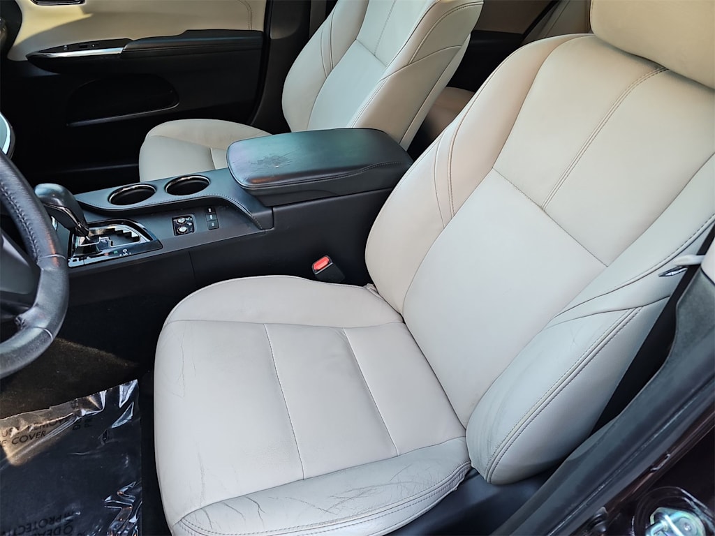 Thumbnail: 2017 Toyota Avalon - 10