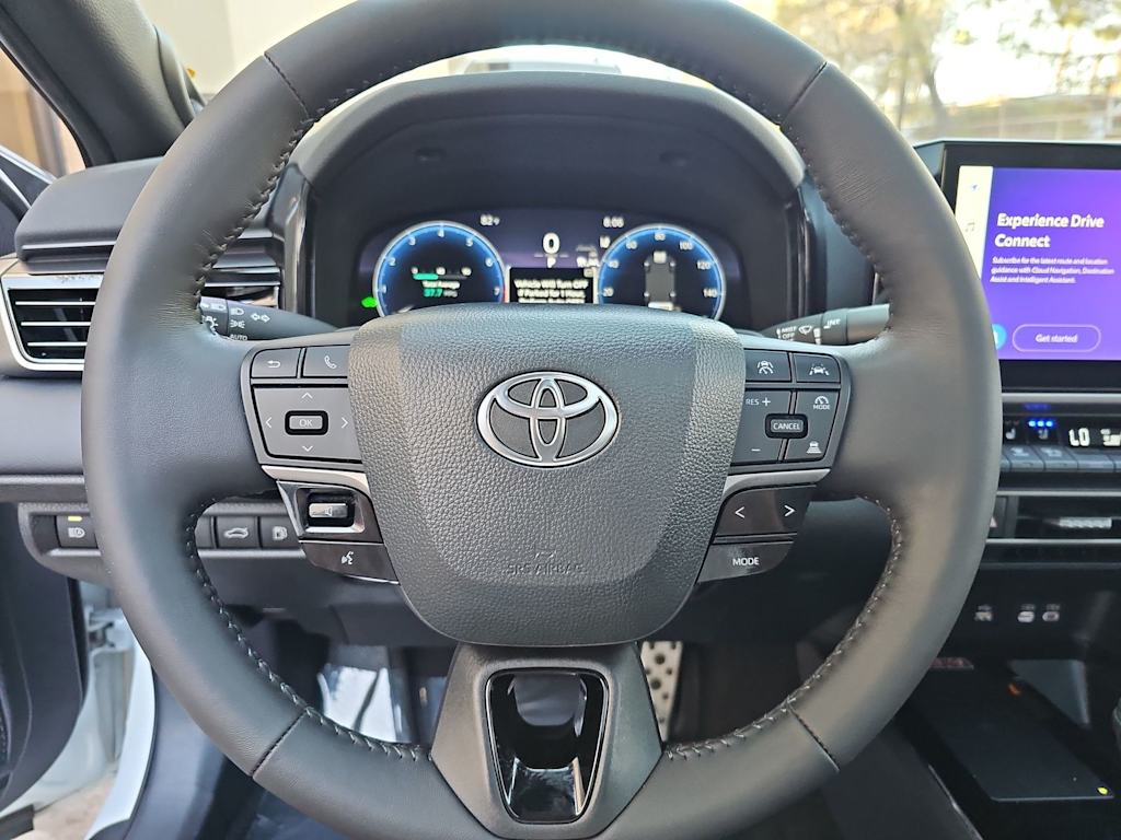 Thumbnail: 2025 Toyota Camry - 13