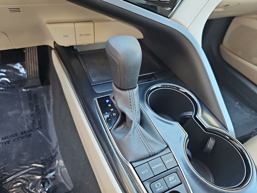 Thumbnail: 2020 Toyota Camry - 16
