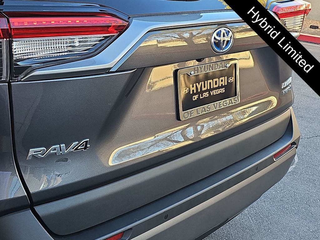 Thumbnail: 2021 Toyota RAV4 - 23