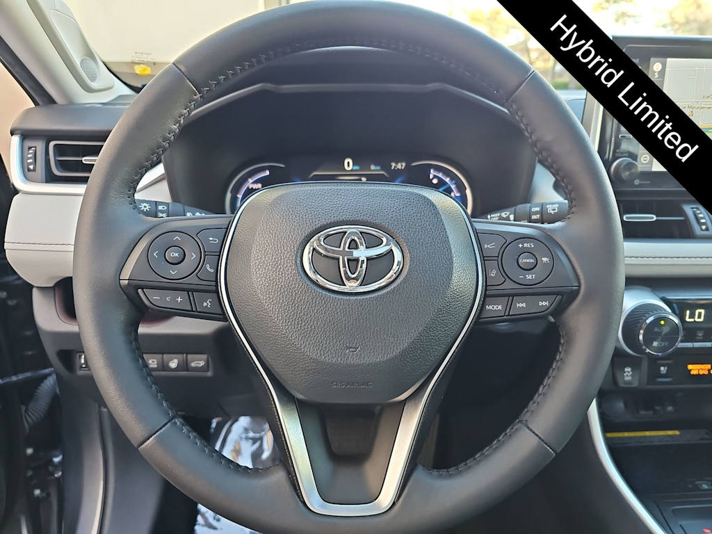 Thumbnail: 2021 Toyota RAV4 - 13