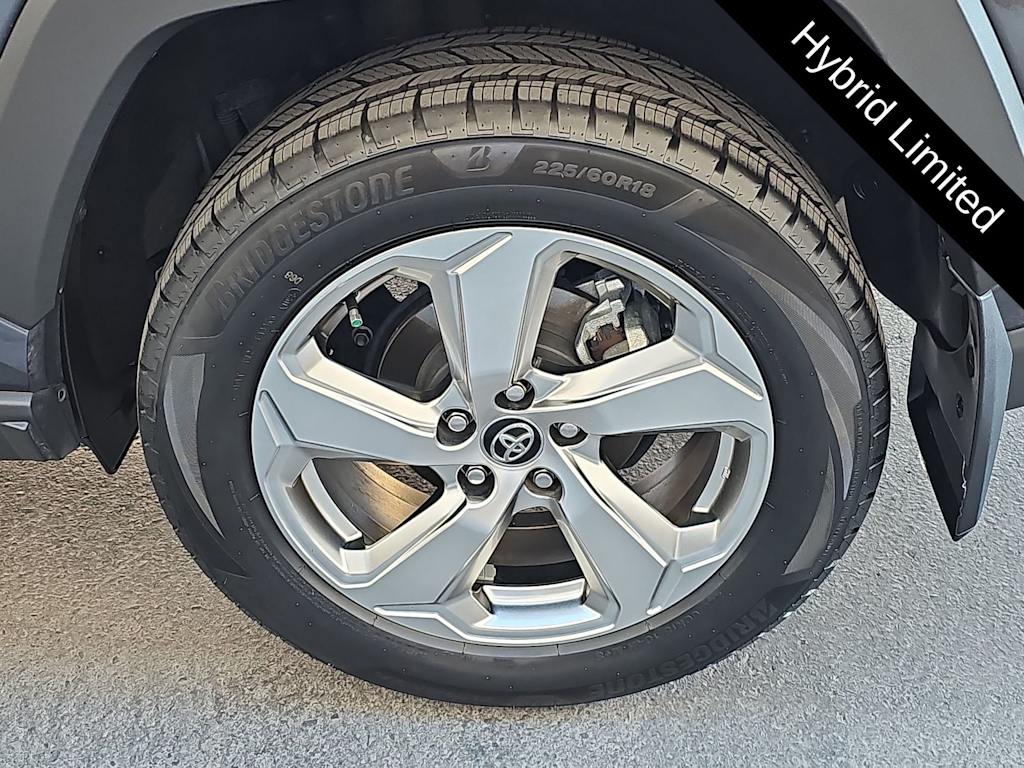 Thumbnail: 2021 Toyota RAV4 - 7