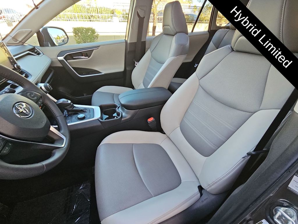 Thumbnail: 2021 Toyota RAV4 - 10