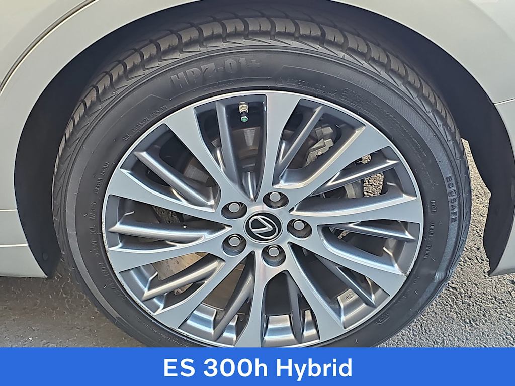 Thumbnail: 2019 Lexus ES - 7