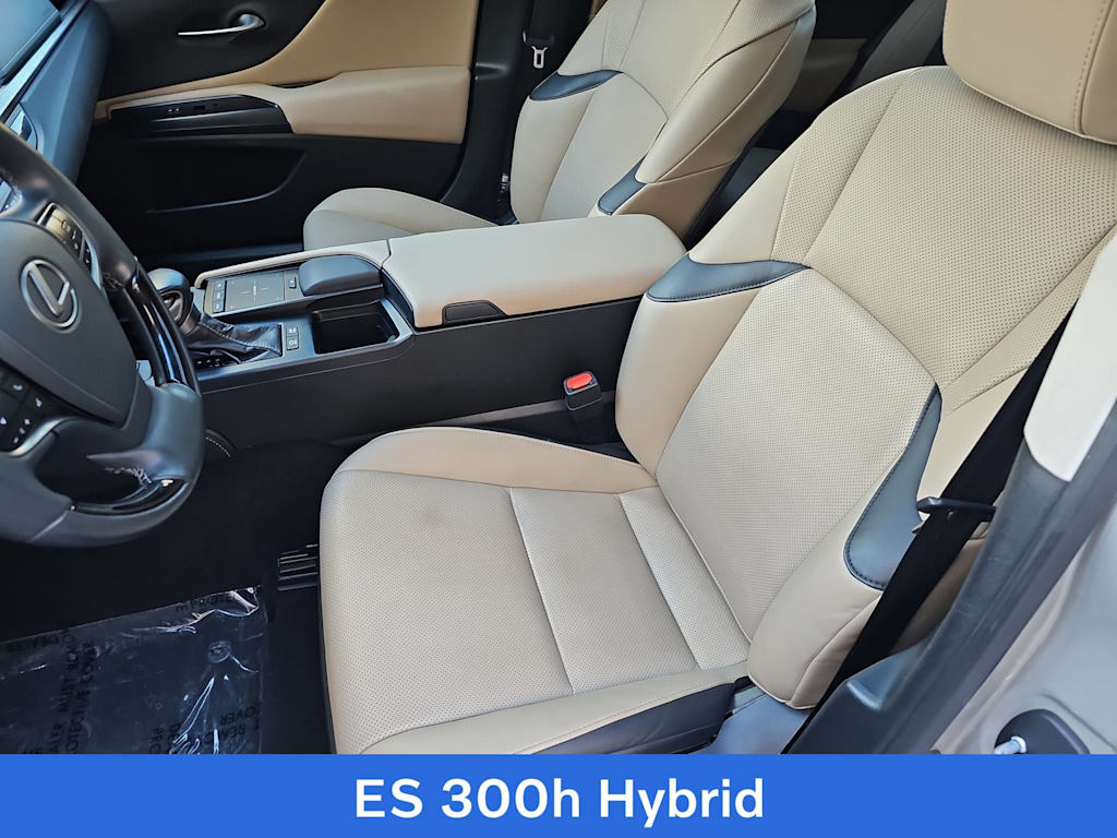 Thumbnail: 2019 Lexus ES - 10