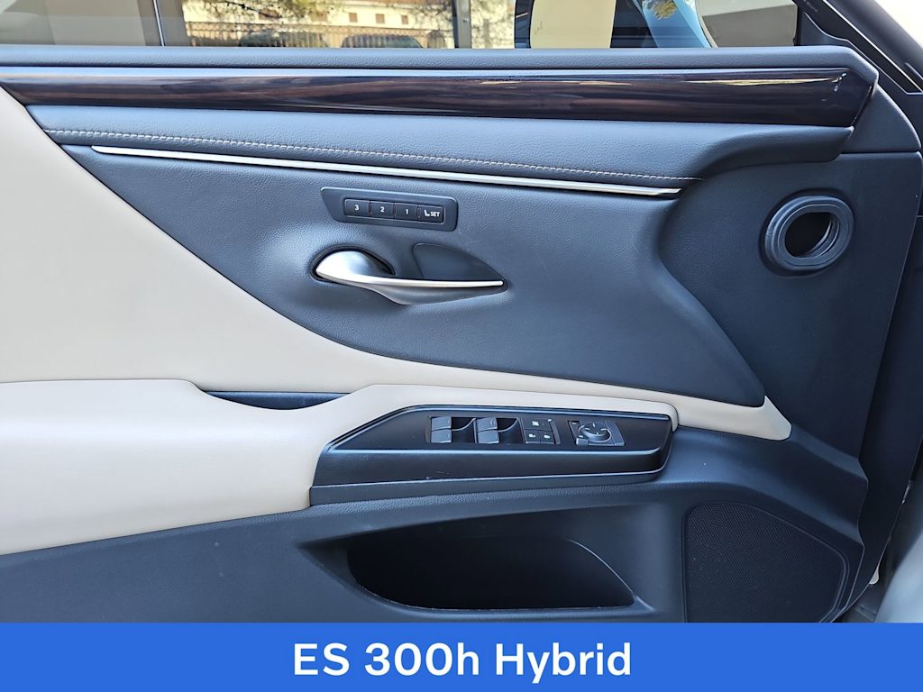 Thumbnail: 2019 Lexus ES - 28