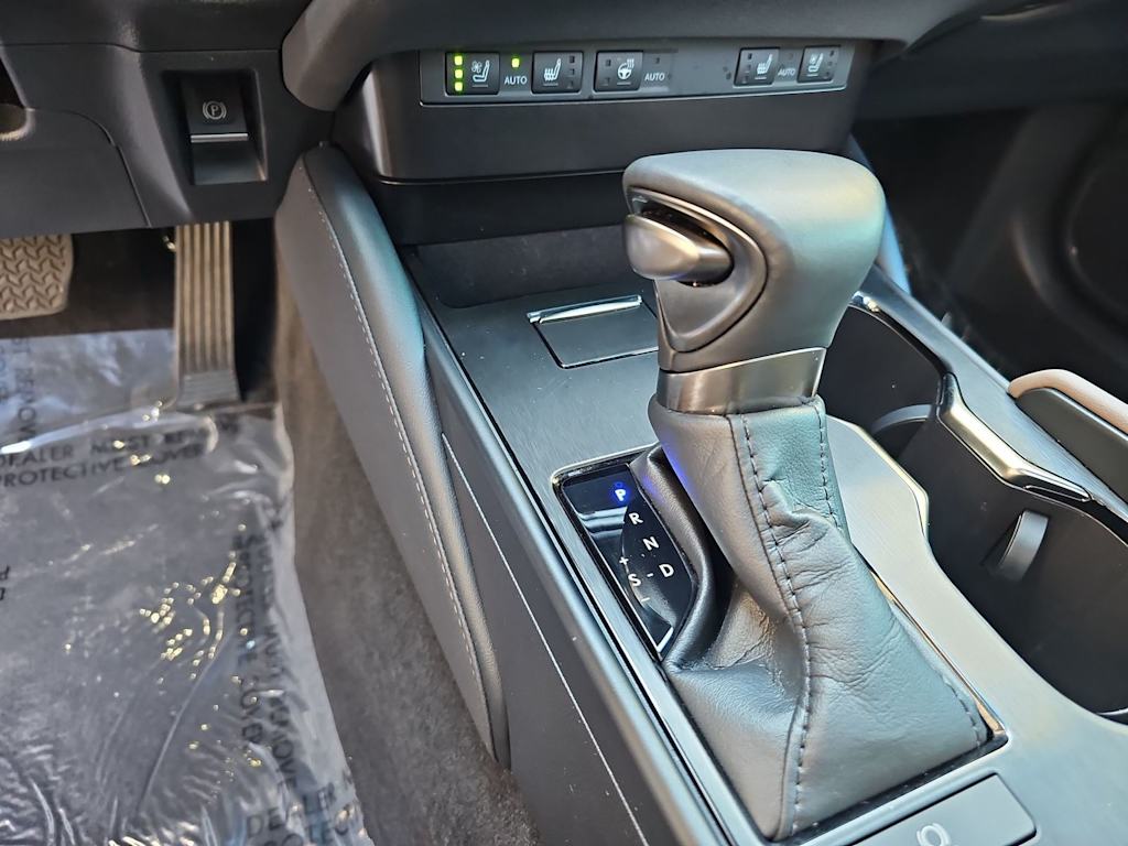 Thumbnail: 2023 Lexus ES - 15