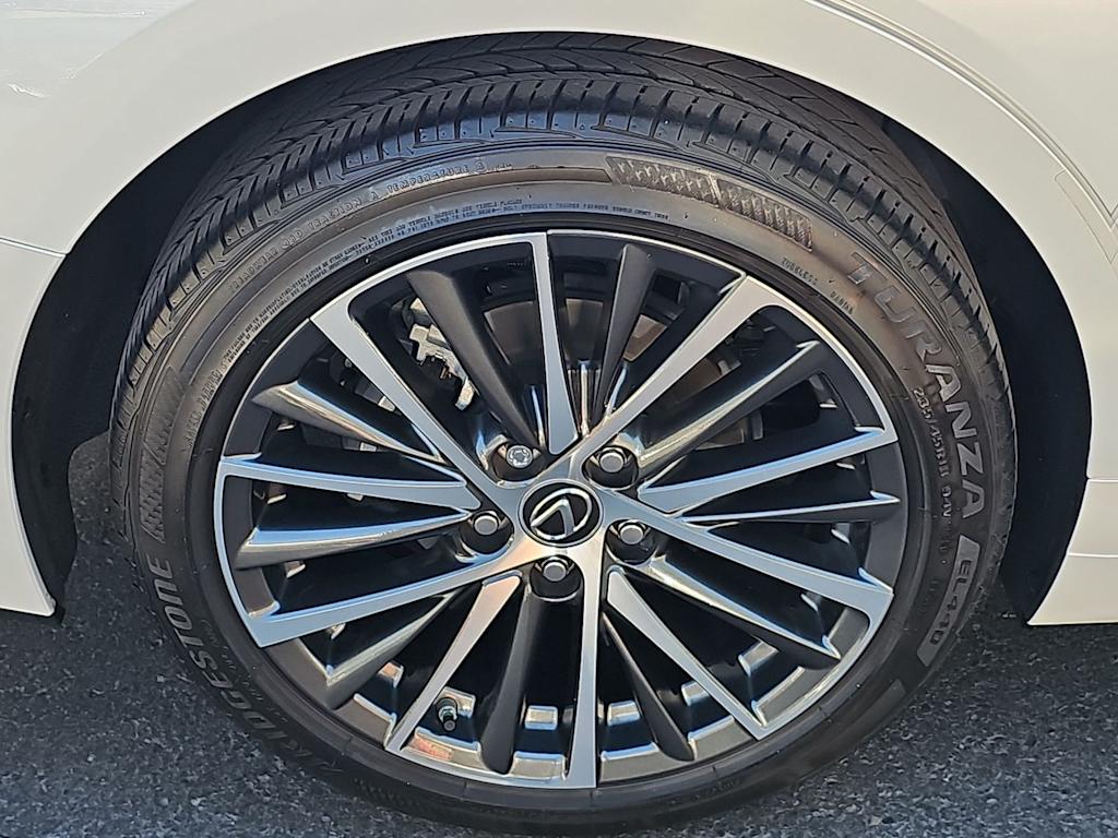 Thumbnail: 2023 Lexus ES - 7
