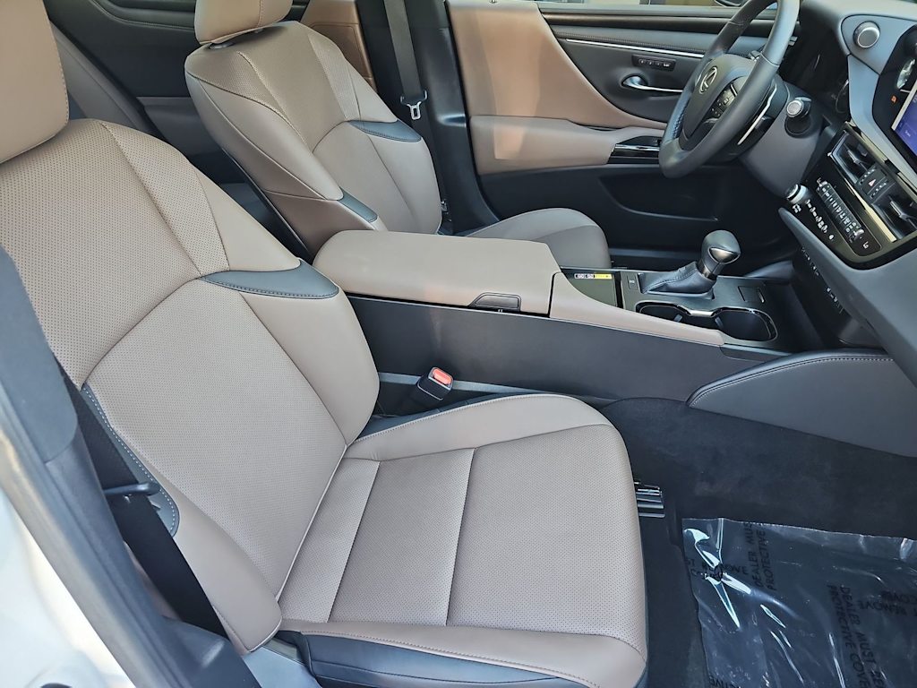 Thumbnail: 2023 Lexus ES - 11