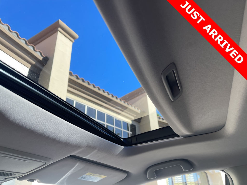 Thumbnail: 2016 Honda Pilot - 9