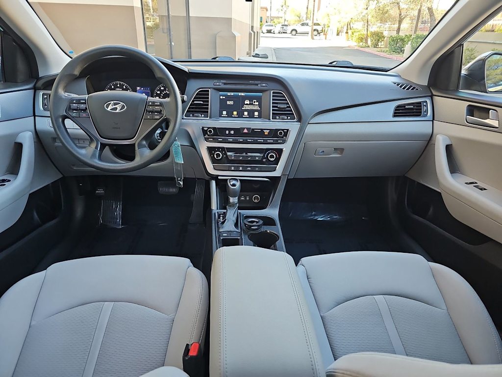 Thumbnail: 2017 Hyundai Sonata - 9