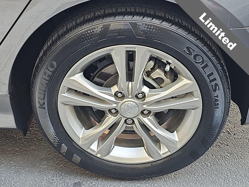 Thumbnail: 2019 Hyundai Sonata - 8