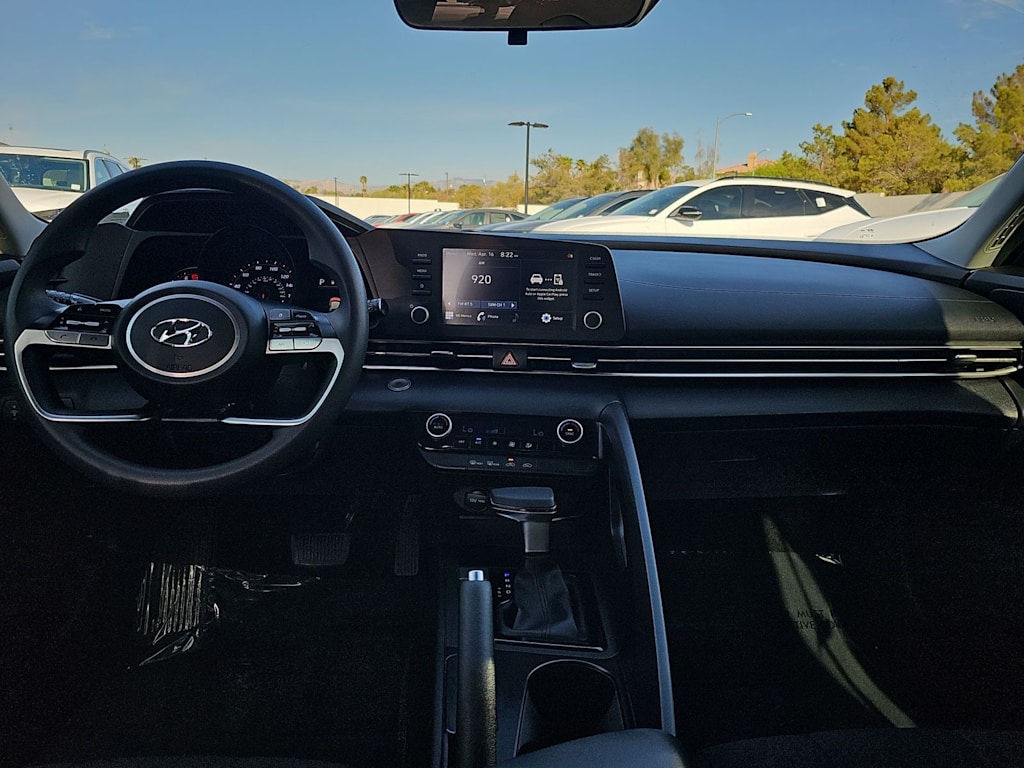 Thumbnail: 2022 Hyundai Elantra - 9