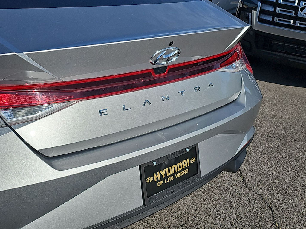 Thumbnail: 2022 Hyundai Elantra - 21