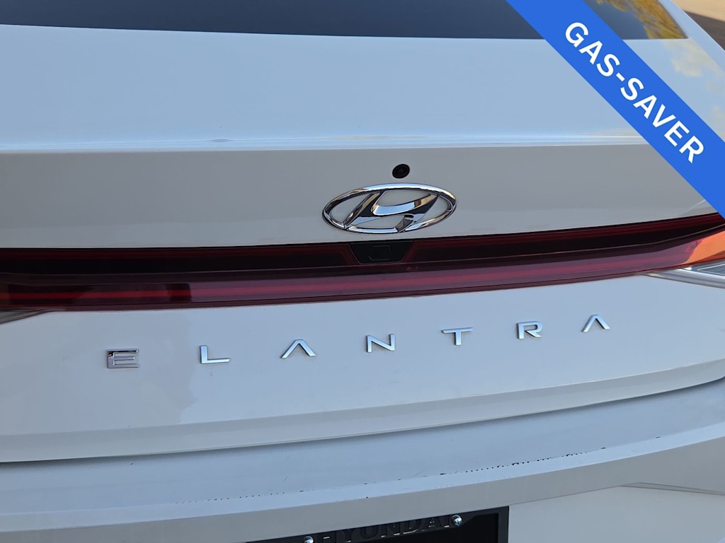 Thumbnail: 2022 Hyundai Elantra - 7