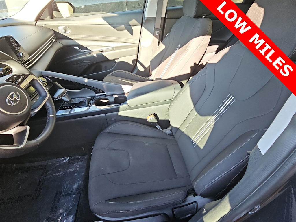 Thumbnail: 2021 Hyundai Elantra - 11