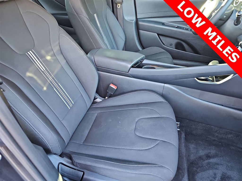 Thumbnail: 2021 Hyundai Elantra - 23