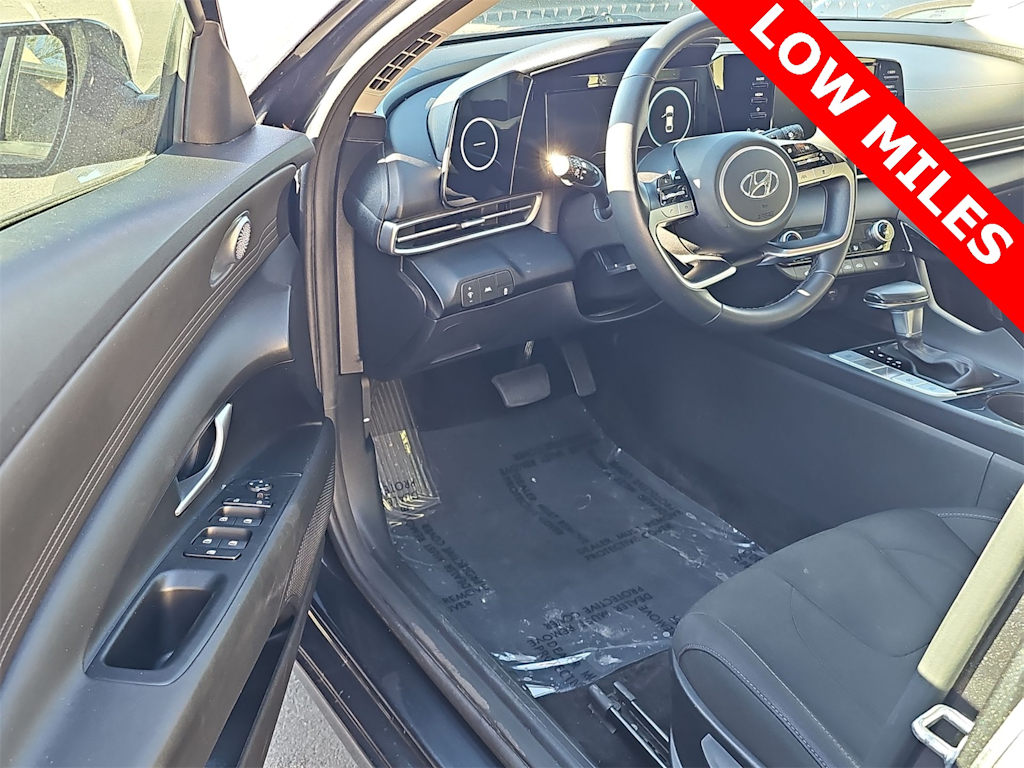 Thumbnail: 2021 Hyundai Elantra - 2