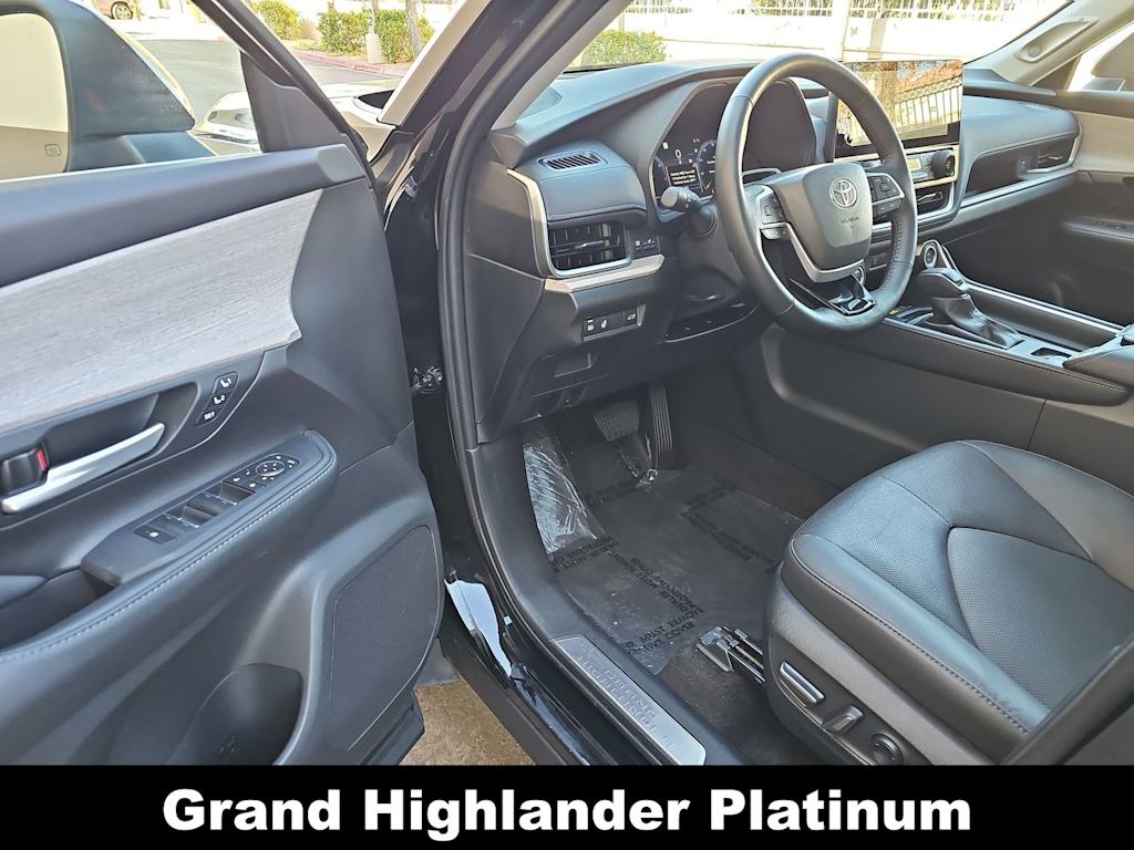 Thumbnail: 2024 Toyota Grand Highlander - 2