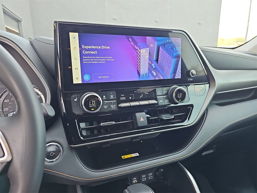 Thumbnail: 2023 Toyota Highlander - 14