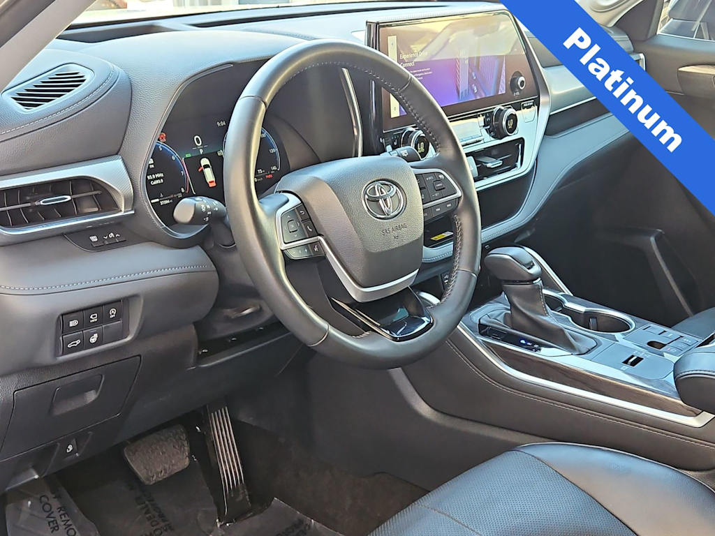Thumbnail: 2023 Toyota Highlander - 2
