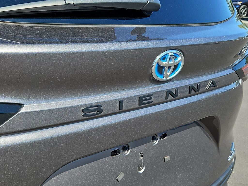 Thumbnail: 2024 Toyota Sienna - 24