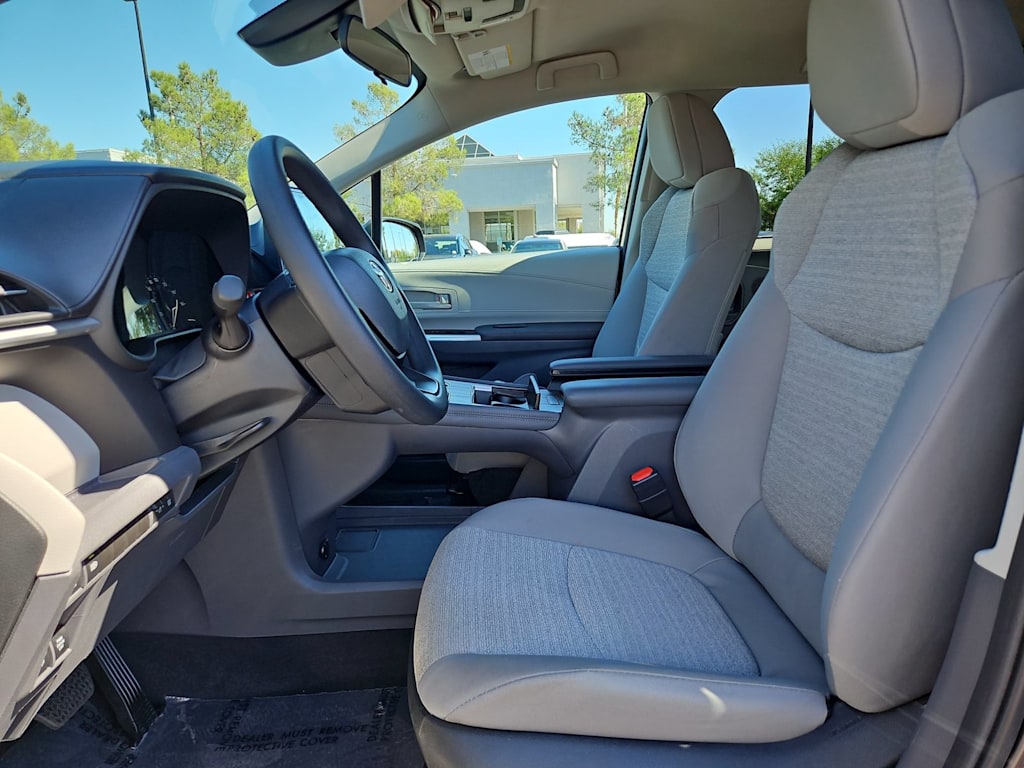 Thumbnail: 2024 Toyota Sienna - 10