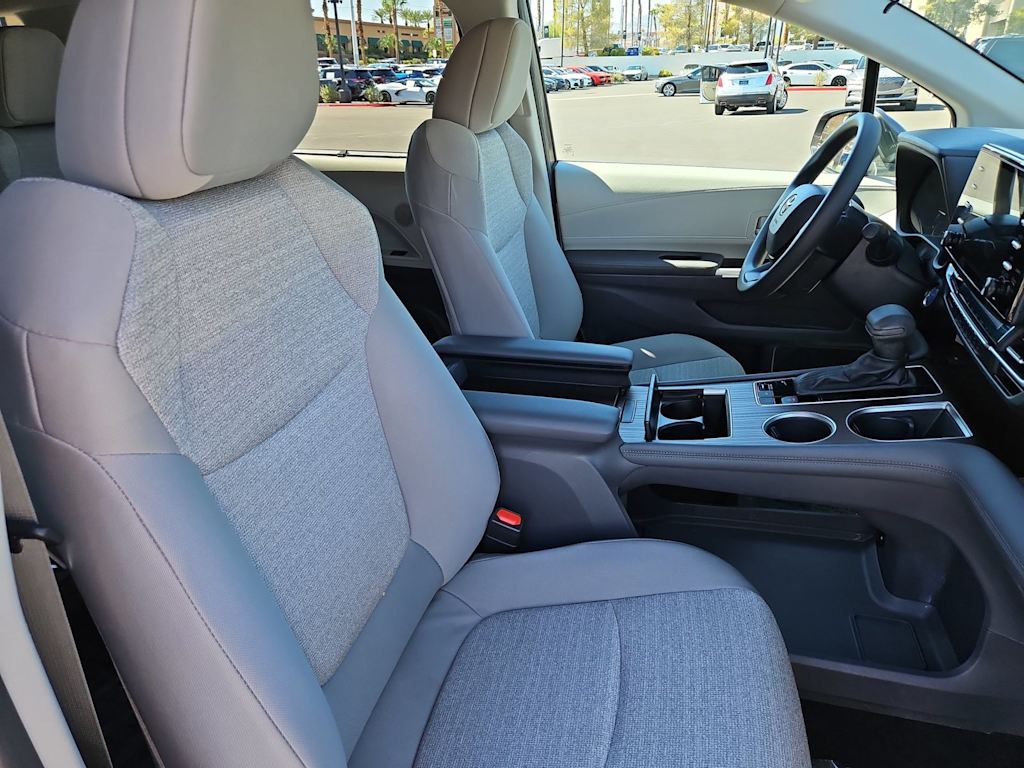 Thumbnail: 2024 Toyota Sienna - 26