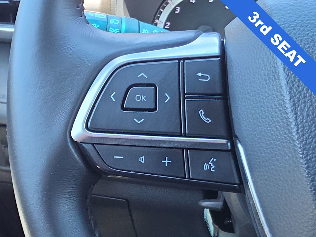 Thumbnail: 2021 Toyota Highlander - 27