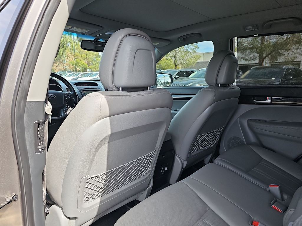 2015 Kia Sorento SX 12