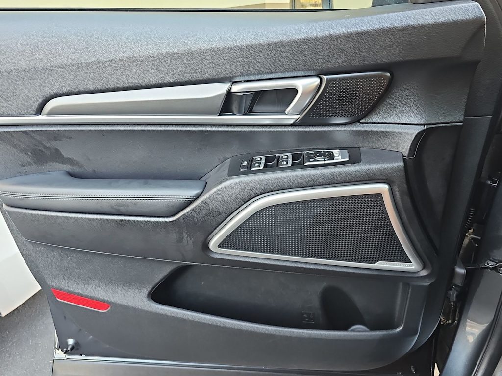 Thumbnail: 2022 Kia Telluride - 28