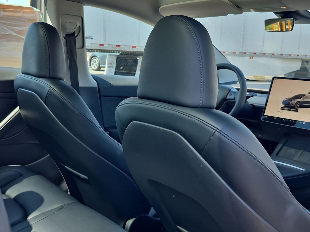 Thumbnail: 2023 Tesla Model 3 - 11