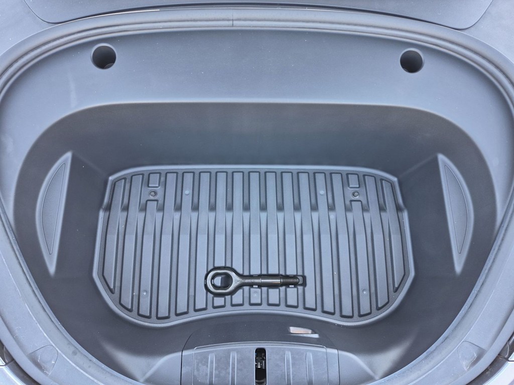 Thumbnail: 2023 Tesla Model 3 - 16
