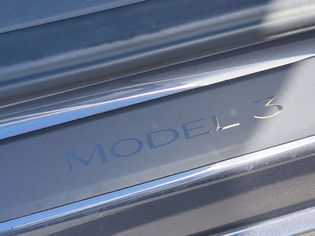 Thumbnail: 2023 Tesla Model 3 - 21