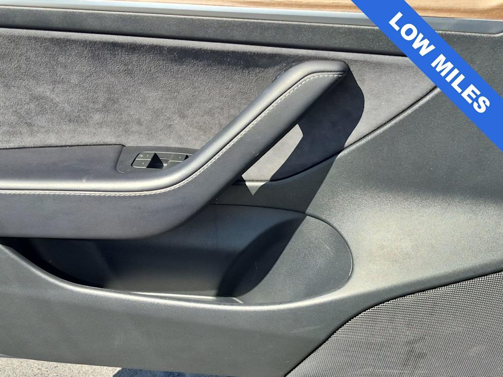 Thumbnail: 2023 Tesla Model 3 - 27